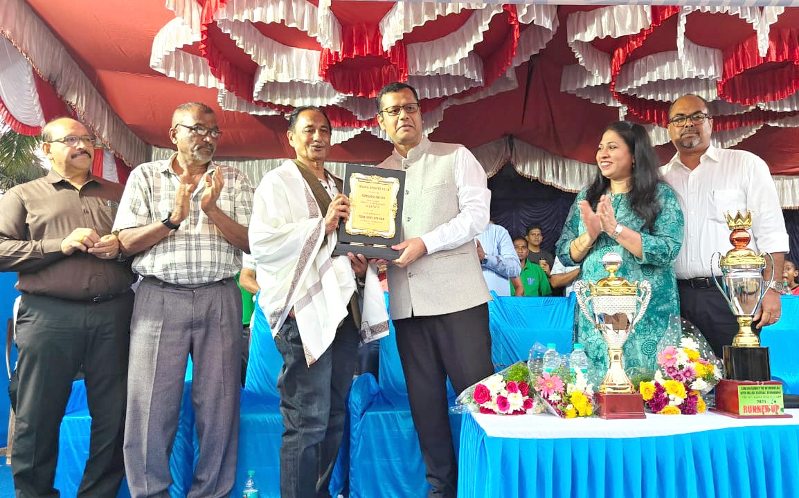 Aramandi Agnelo Colaco Felicitated by LoP Yuri Alemao.
