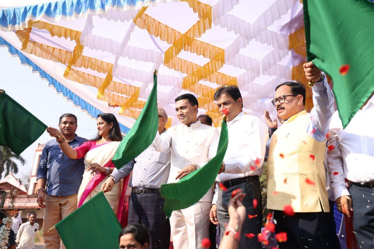 First train departure to Prayagraj carrying 1200 Minister Subash Phaldesai