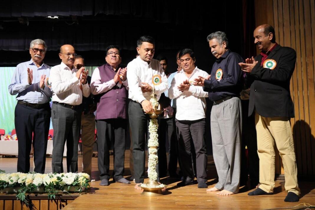 CM inaugurates Kala Gurujan 2025, confluence of teaching with culture.