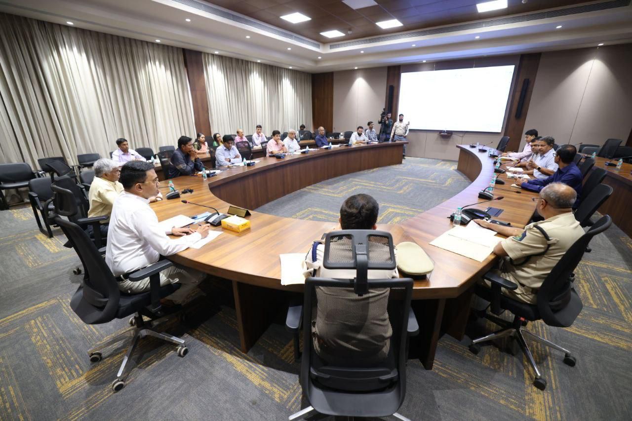 CM Reviews ₹512.91-Crore Infrastructure Projects, Urges Timely Completion..