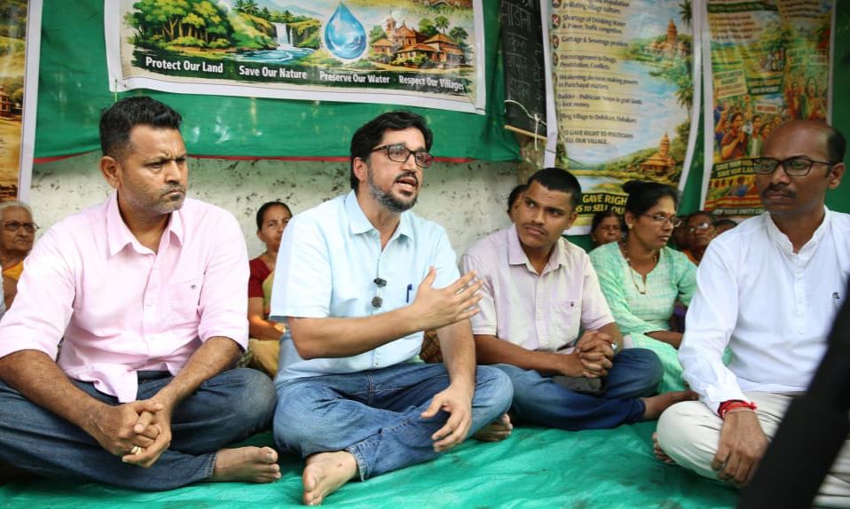 AAP’s Valmiki lashes out at BJP over Karapur mega project, calling it “senseless fantasy” questioning plans to “destroy mountains to build a beach”