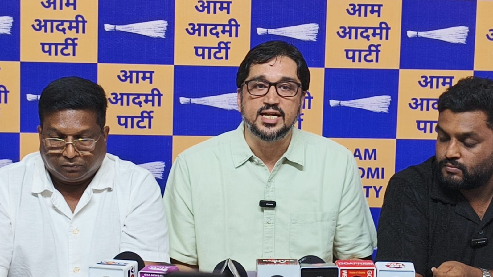 AAP Launches Attack On BJP Over Power Crisis, Rising Electricity Bills and Forced Smart Meters“BJP Should First Ensure Continuous Power Supply Before Installing Smart Meters” – Valmiki Naik“There Is No Shortage of Power, Only a Shortage of Political Will”